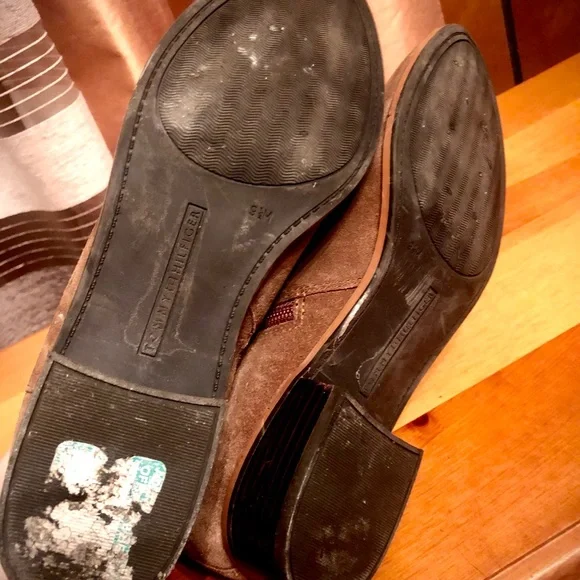 SOLD🔴 TOMMY Hilfiger brown or tan genuine leather (suede) booties size 9.5 - Picture 8 of 12